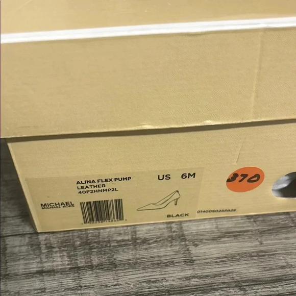 Michael Kors woman black heel 6M NWOT - Picture 4 of 9